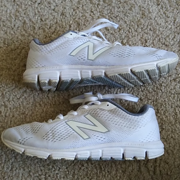 New Balance 600 running shoes - Picture 3 of 10